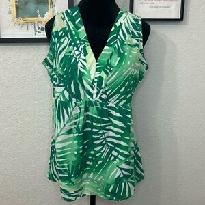 💎 *NWOT* New York & Company Medium Green Palm Tree Leafs V-neck Tank Blouse